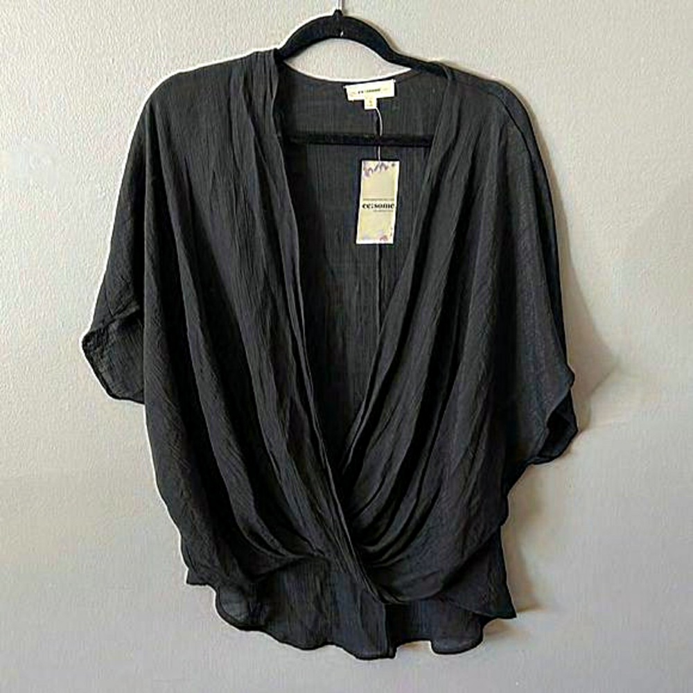 Boutique brand flowy, black small tunic top‎